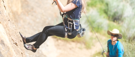 2 people rock climbing in Phoenix