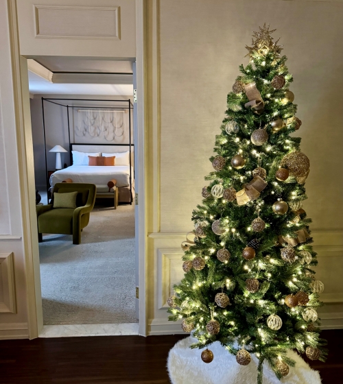Christmas Suite Guestroom